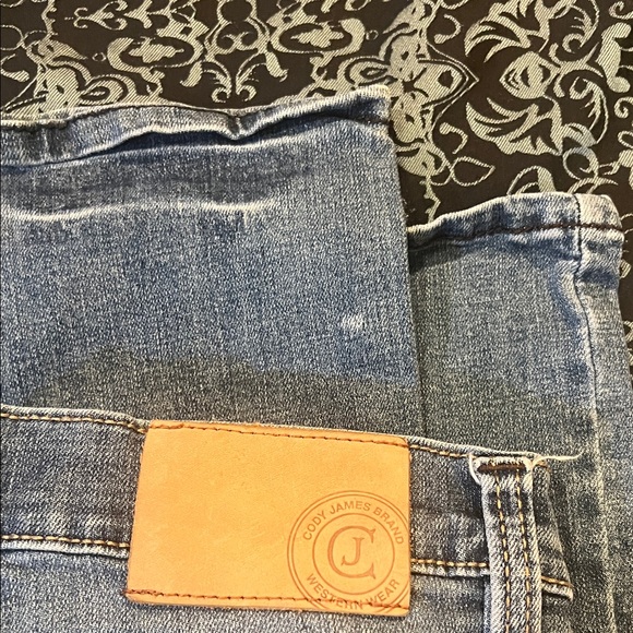 CODY JAMES Women’s Straight Leg Jeans in Light Blue Wash - Picture 9 of 10